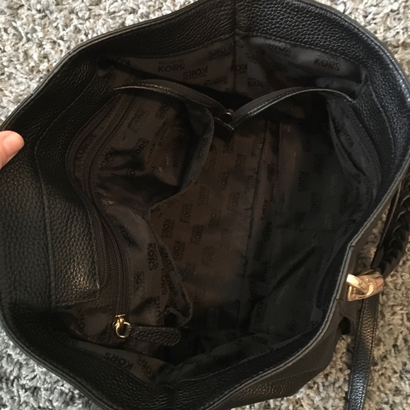 ‼️price drop‼️ Michael Kors purse - Picture 5 of 8
